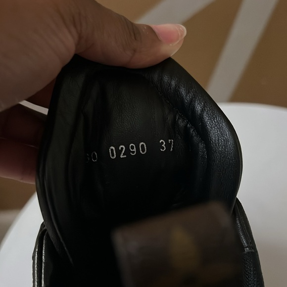 Louis Vuitton LV Monogram Sneaker - Picture 5 of 5